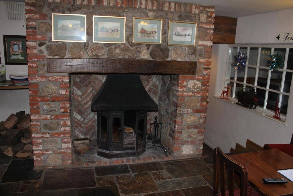 The Haymaker Inn Chard Esterno foto