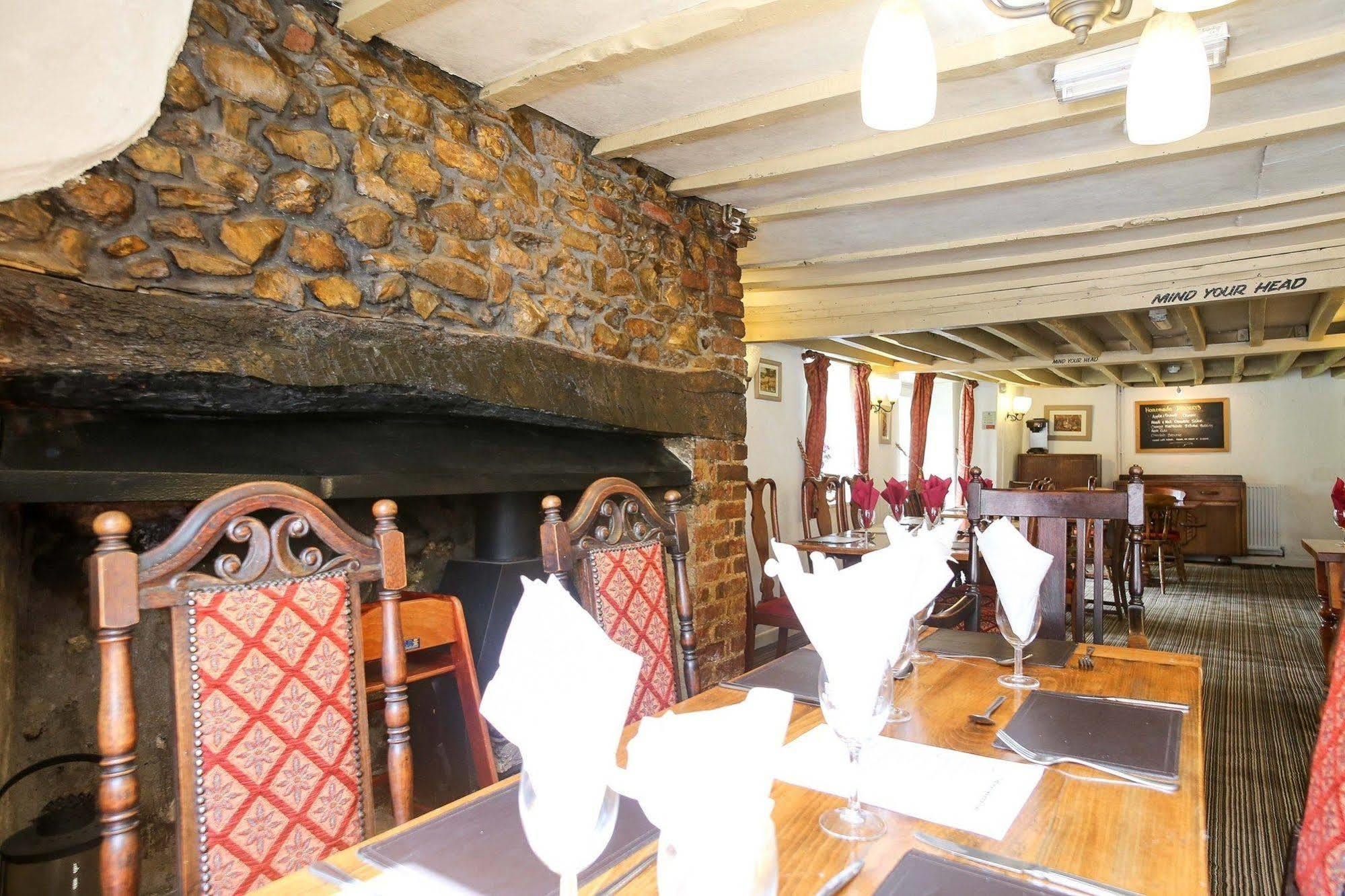 The Haymaker Inn Chard Esterno foto