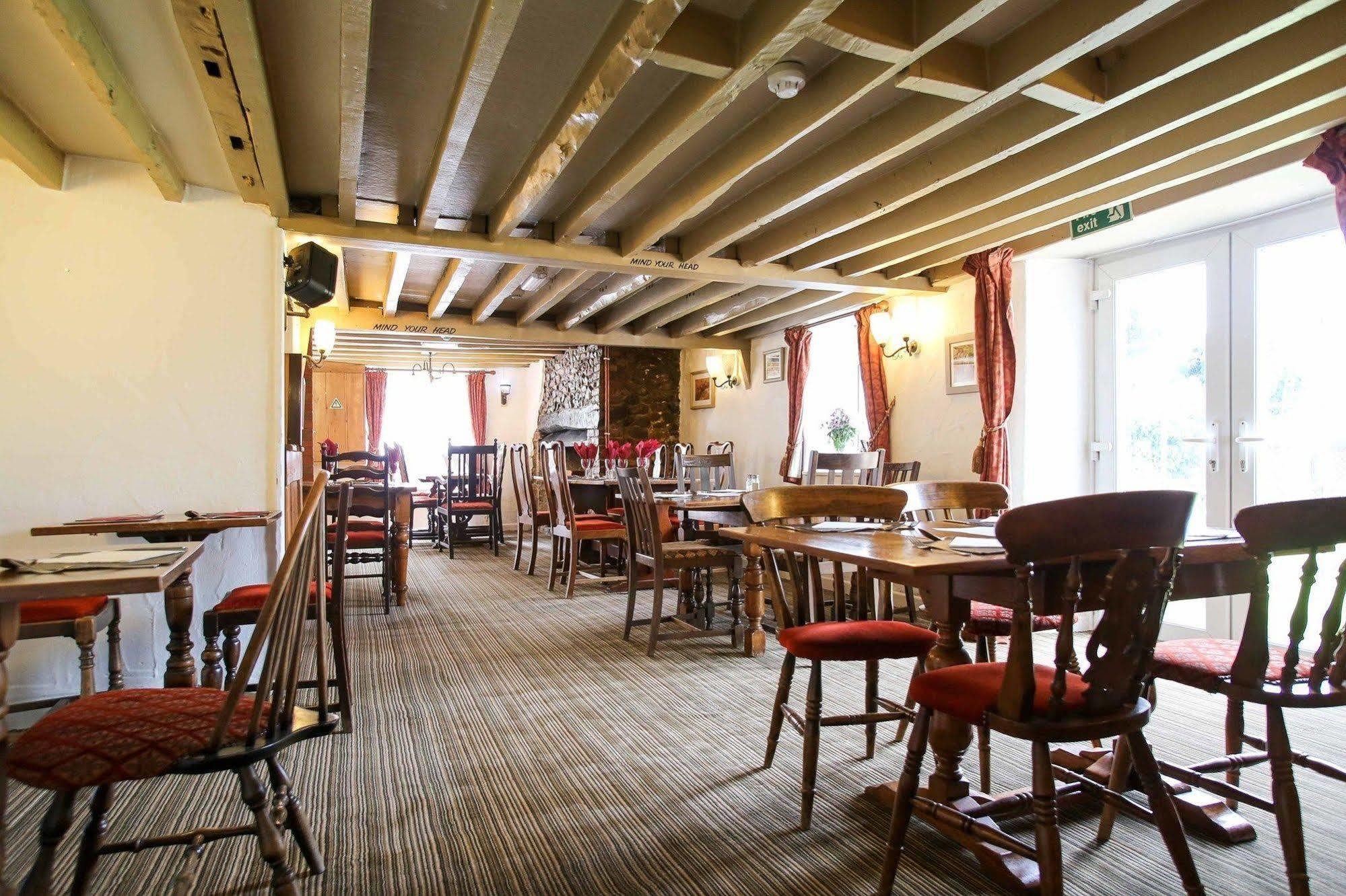 The Haymaker Inn Chard Esterno foto