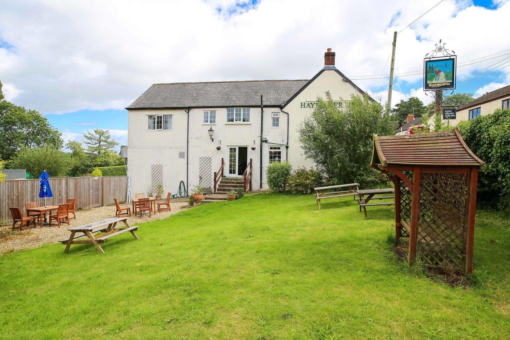 The Haymaker Inn Chard Esterno foto