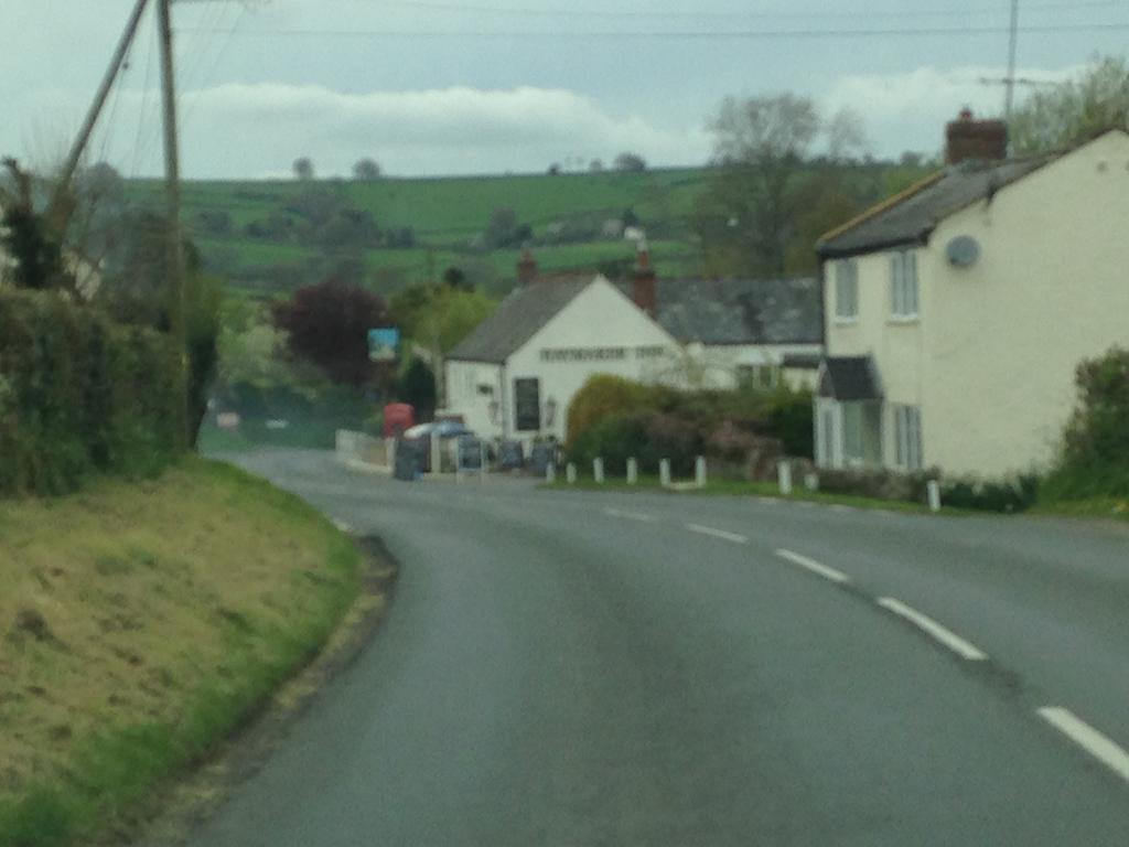 The Haymaker Inn Chard Esterno foto