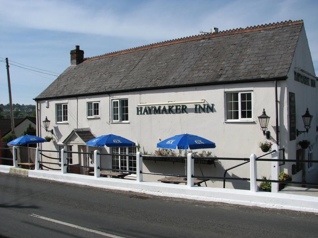 The Haymaker Inn Chard Esterno foto
